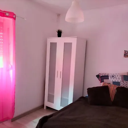 Δωμάτια σε οικογενειακή κατοικία Lisboa, Madre Deus